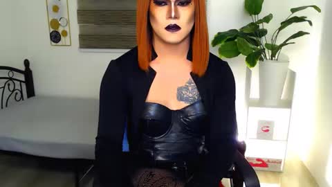 Snapshot of xyournightmarequeenx chatting on May 21, 2026, 9:55 pm QueenMarina online show from May 21, 2026, 9:55 pm