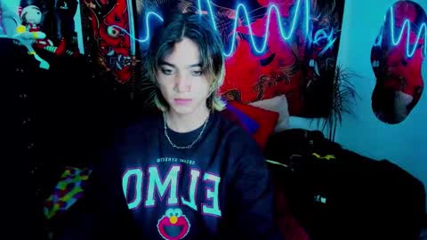 xzerox_ online show from September 24, 2025, 7:44 am