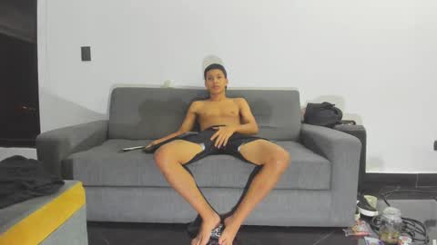 Sr. Y0ung Master online show from March 12, 2025, 5:57 am