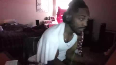 Snapshot of y_sticky chatting on March 7, 2025, 7:05 pm y_sticky online show from March 7, 2025, 7:05 pm