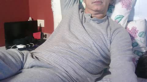 Snapshot of yahe2010 chatting on January 31, 2025, 1:01 am grillino online show from January 31, 2025, 1:01 am