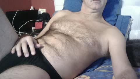 Snapshot of yahe2010 chatting on February 9, 2025, 1:11 am grillino online show from February 9, 2025, 1:11 am