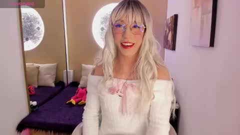 Yaki online show from May 15, 2026, 3:35 am