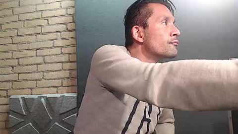 yallayalla1806 online show from October 12, 2025, 2:49 pm