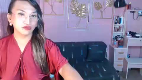 lorien gosper online show from September 19, 2025, 10:27 am