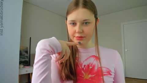 yamatobrodsky1 online show from January 6, 2026, 8:40 am