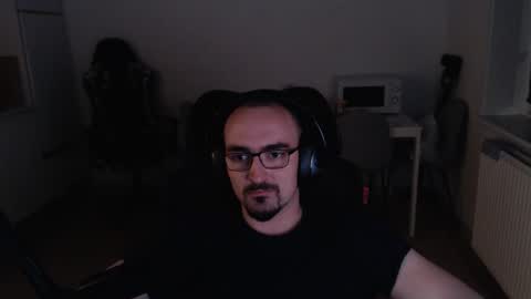 YamilLamal online show from October 31, 2025, 12:33 am