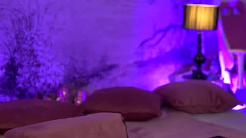 Yamira online show from November 20, 2025, 7:13 pm