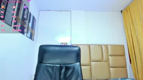 Snapshot of yamirawalker chatting on September 14, 2025, 7:35 pm Naomi online show from September 14, 2025, 7:35 pm