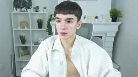 Snapshot of yamitwink chatting on November 8, 2025, 8:40 pm yamitwink online show from November 8, 2025, 8:40 pm