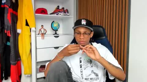 Snapshot of yandi_hot chatting on February 18, 2026, 2:35 pm yandi_hot online show from February 18, 2026, 2:35 pm