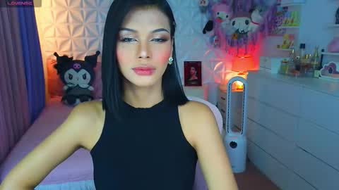 YANG AUDREY LONE online show from September 30, 2025, 3:22 am