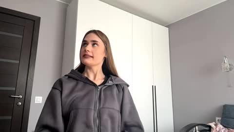 Kate online show from April 10, 2026, 12:10 pm