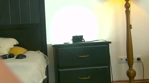 yanira_ass_ online show from May 24, 2026, 4:17 am