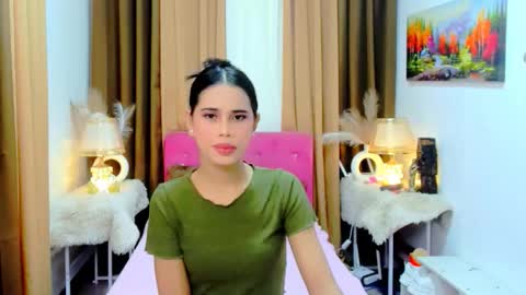 Yanna online show from October 28, 2025, 4:49 am