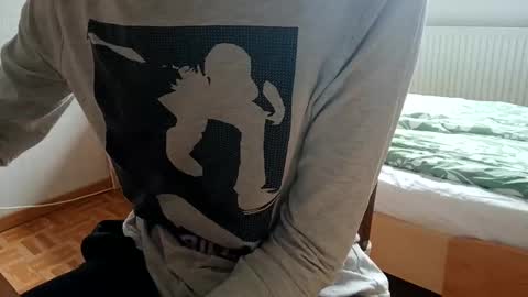 yanp541 online show from October 19, 2025, 11:11 am