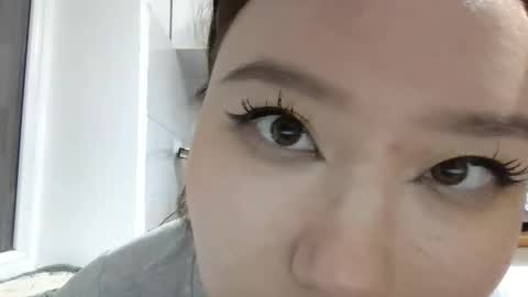 Lily online show from October 6, 2025, 3:53 pm