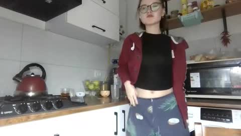 Lily online show from October 31, 2025, 2:51 pm