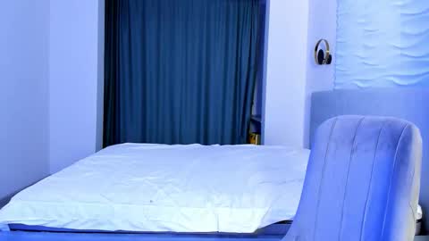 Yana online show from January 13, 2026, 8:47 pm