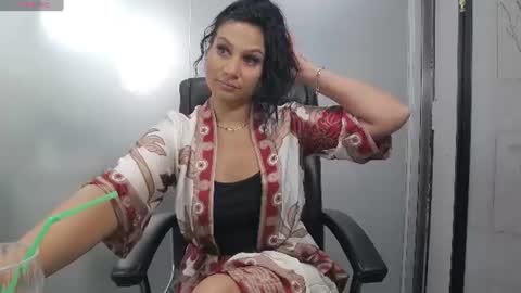 Snapshot of yaraxcox chatting on July 5, 2026, 6:20 am Yara online show from July 5, 2026, 6:20 am