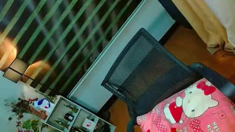 miss yasii online show from April 16, 2026, 10:01 pm