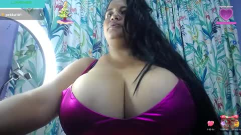Snapshot of yasmin_bigtits chatting on December 11, 2024, 7:20 am Yasmin online show from December 11, 2024, 7:20 am