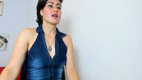 Yasemin online show from October 7, 2025, 8:17 pm