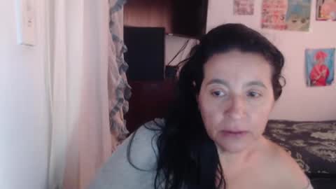 yasmin_love85 online show from February 19, 2025, 6:54 pm