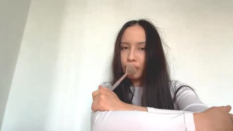 Yasmin online show from April 29, 2026, 1:48 pm