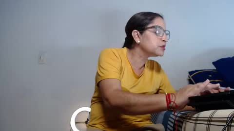 Snapshot of yaya____ chatting on March 26, 2026, 11:32 pm yaya____ online show from March 26, 2026, 11:32 pm
