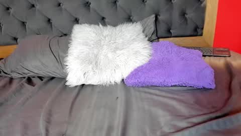 YAYA online show from October 12, 2025, 2:21 am