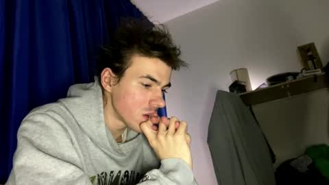 yayay333 online show from April 4, 2026, 9:23 pm