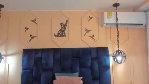 Yazmin online show from January 25, 2025, 5:19 pm