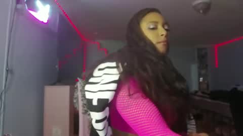 Yazmin Royal online show from December 14, 2024, 8:13 am