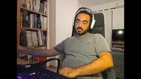 yeeaahoo online show from September 8, 2025, 6:18 pm