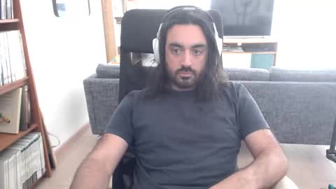 yeeaahoo online show from May 18, 2026, 11:27 am
