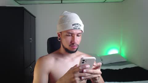 yeff online show from November 6, 2025, 1:28 am