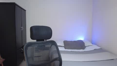 yeff online show from December 18, 2025, 12:06 am