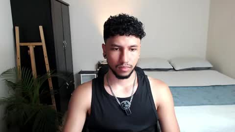 Snapshot of yeff_stone chatting on April 21, 2026, 12:23 am yeff online show from April 21, 2026, 12:23 am