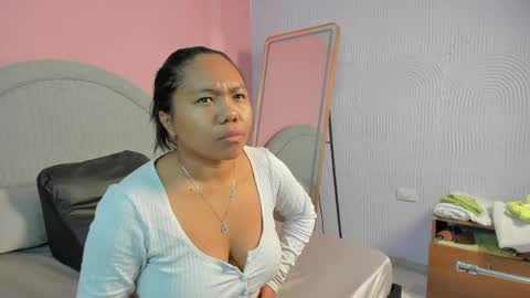 yeika_foxy online show from April 17, 2026, 11:24 am