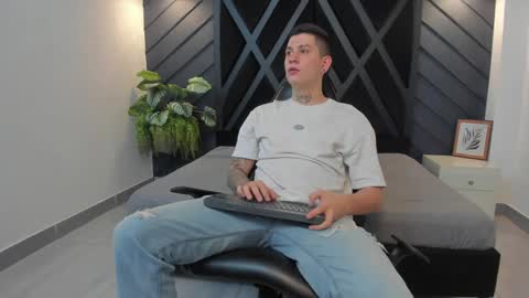 YEIKO ROMERO online show from December 20, 2024, 11:26 pm