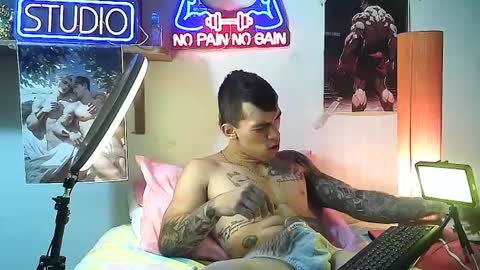 yeisoncastellanos1999 online show from September 29, 2025, 11:42 pm