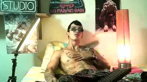 yeisoncastellanos1999 online show from November 11, 2025, 2:11 am