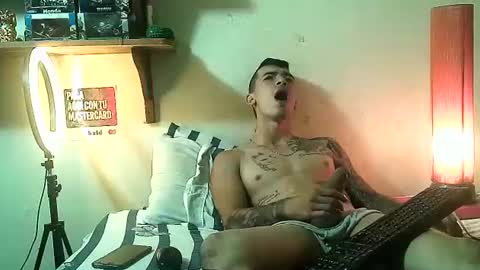 yeisoncastellanos1999 online show from June 12, 2026, 5:56 pm