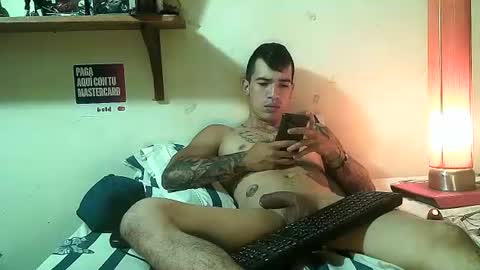 yeisoncastellanos1999 online show from June 19, 2026, 9:40 pm