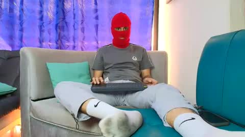 yeisongomezz online show from December 14, 2025, 7:07 pm