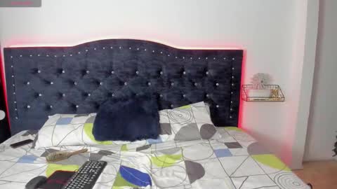 yeka  online show from November 5, 2025, 4:23 am