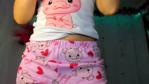 YELINA online show from November 23, 2025, 7:57 pm