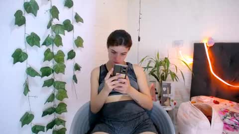 Snapshot of yemfairymcry chatting on May 22, 2026, 4:23 pm YEM online show from May 22, 2026, 4:23 pm