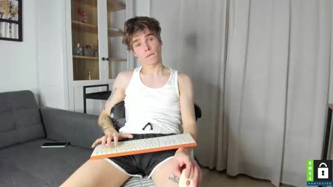 Yen online show from November 10, 2025, 3:33 pm